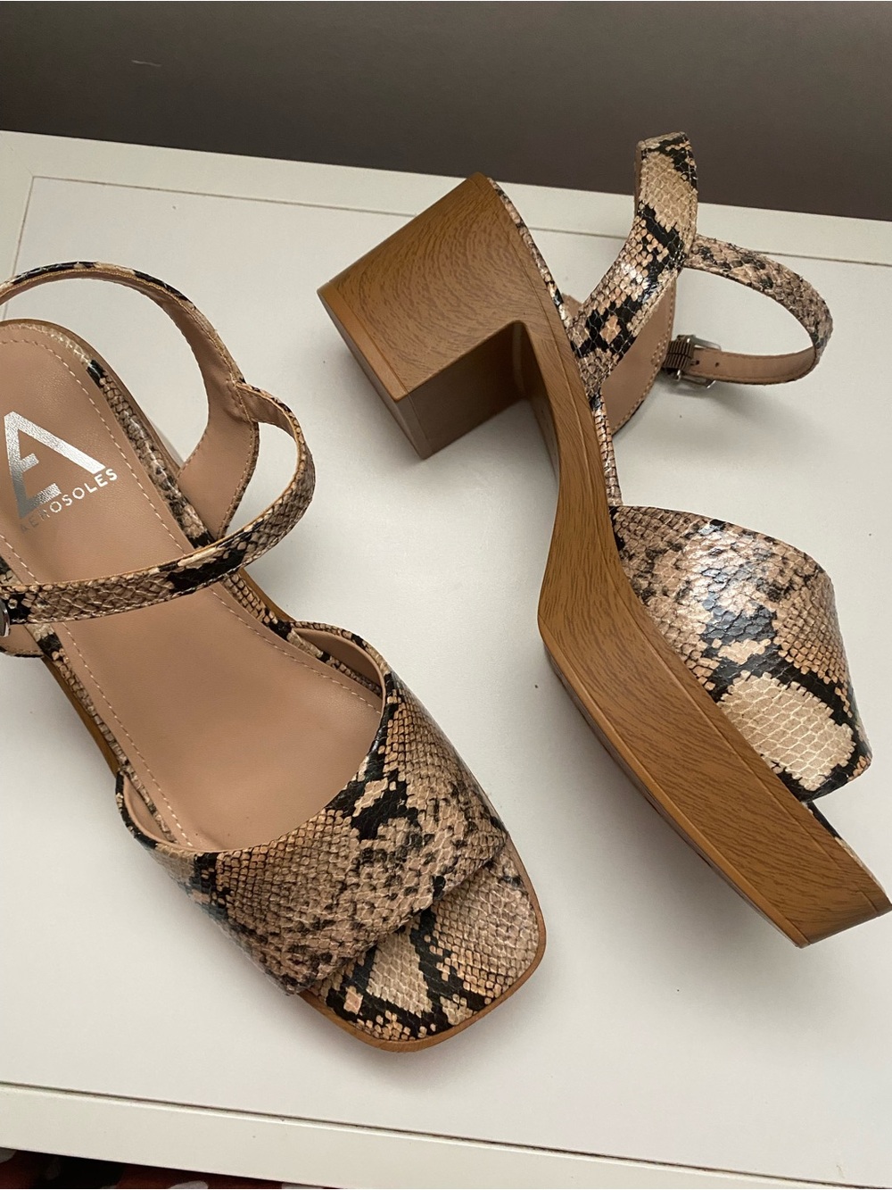 NWOB Aerosoles Snakeskin Low Heel Sandals